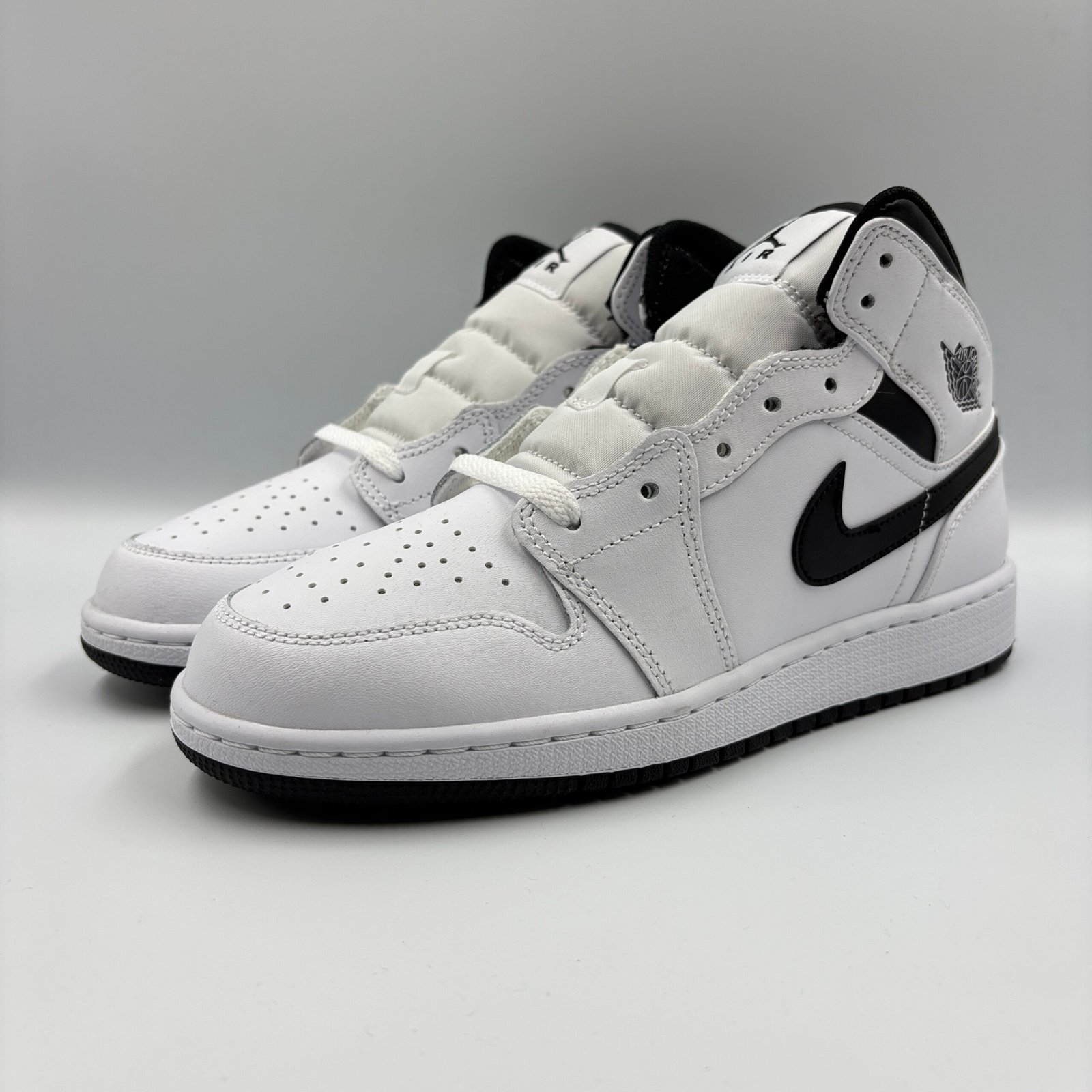 Air Jordan 1 Mid GS Air Jordan 1 Mid GS - Image 4