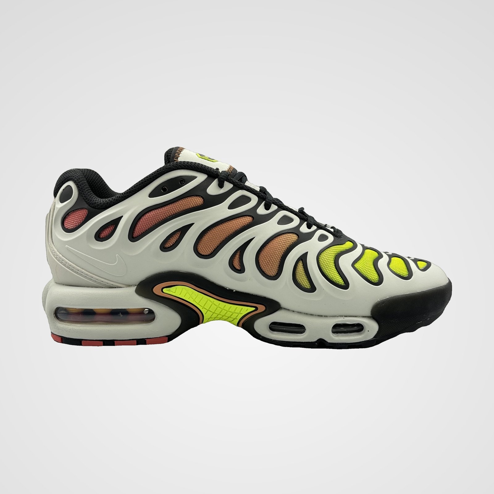 Nike Air Max Plus Drift Nike Air Max Plus Drift - Image 2