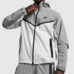 Nike Tech Woven Kabát