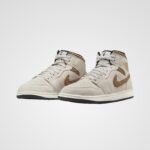 Air Jordan 1 Mid - Image 2